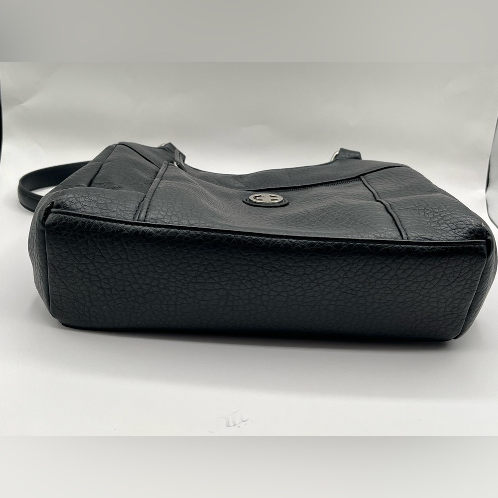 Giani Bernini Women’s Black Pebbled Non-Leather Material. Double Flat Straps. - Picture 6 of 12